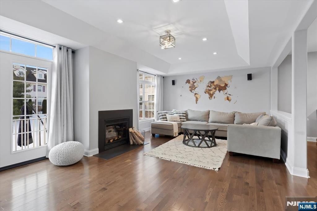 1463 Barnhardt Lane, Rahway, NJ 07065