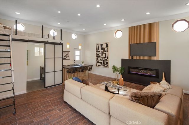 3109 Stanford Avenue, Venice, CA 90292