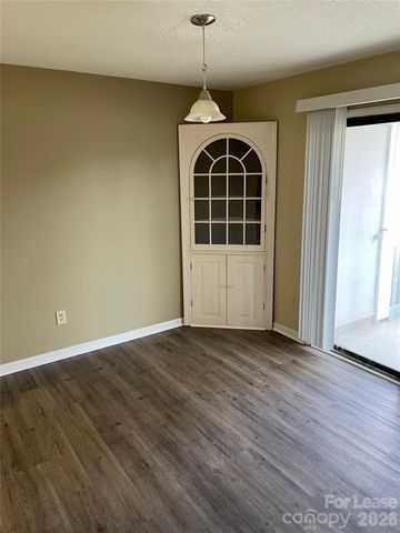 10921 Harrowfield Road, Charlotte, NC 28226