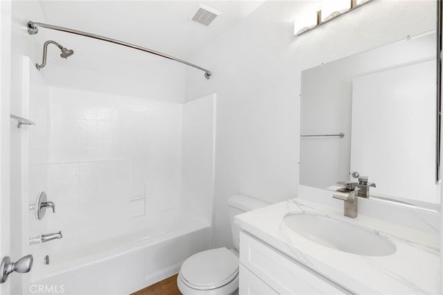 4406 Cahuenga Boulevard 109, Toluca Lake, CA 91602