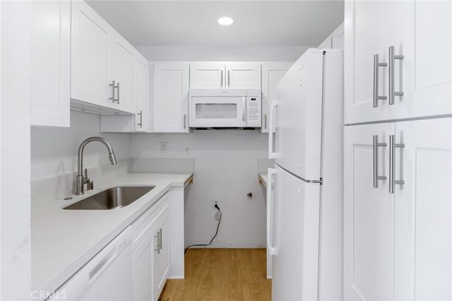 4406 Cahuenga Boulevard 109, Toluca Lake, CA 91602
