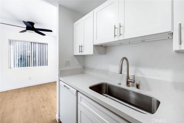 4406 Cahuenga Boulevard 109, Toluca Lake, CA 91602