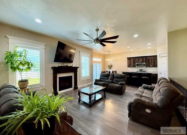 5138 Brylee Way, Iona, ID 83427