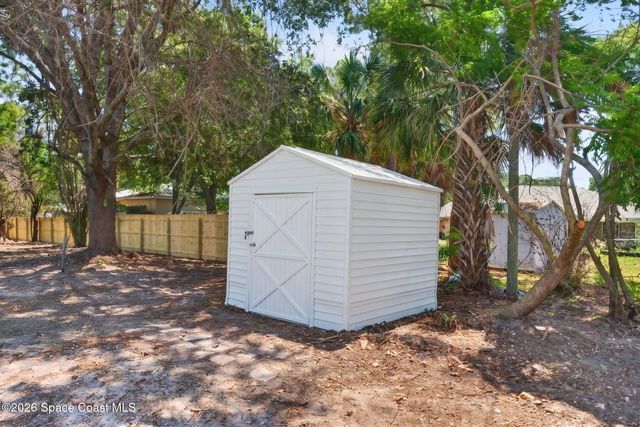 713 Gibbons Road SW, Palm Bay, FL 32908