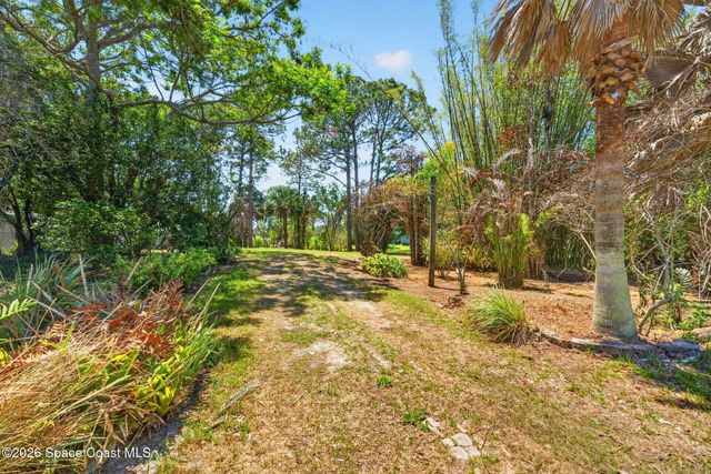 713 Gibbons Road SW, Palm Bay, FL 32908