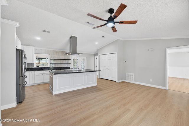 713 Gibbons Road SW, Palm Bay, FL 32908