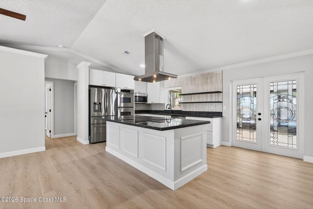 713 Gibbons Road SW, Palm Bay, FL 32908