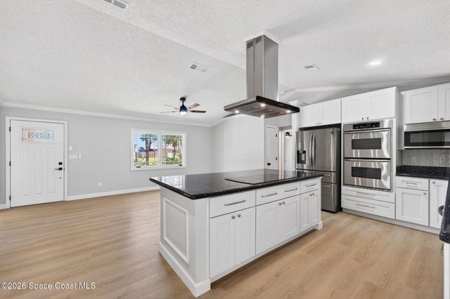 713 Gibbons Road SW, Palm Bay, FL 32908