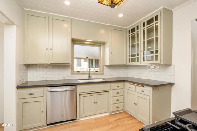 847 S Los Robles Avenue, Pasadena, CA 91106