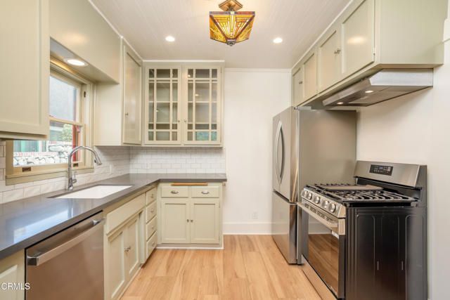 847 S Los Robles Avenue, Pasadena, CA 91106