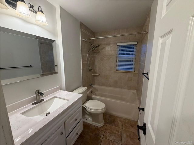18 Alexander Avenue, Hicksville, NY 11801
