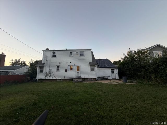 18 Alexander Avenue, Hicksville, NY 11801