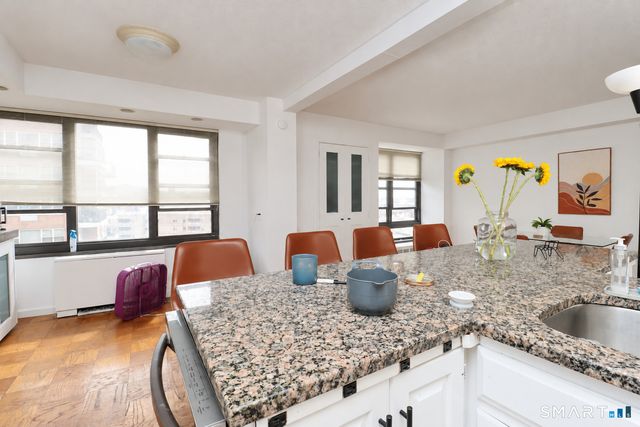 44 Strawberry Hill Avenue 8K, Stamford, CT 06902
