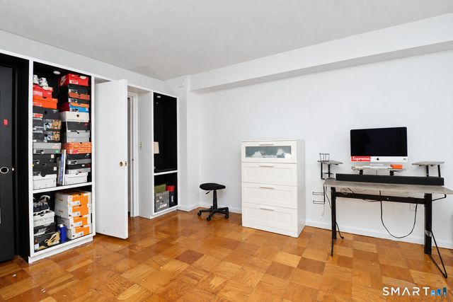 44 Strawberry Hill Avenue 8K, Stamford, CT 06902