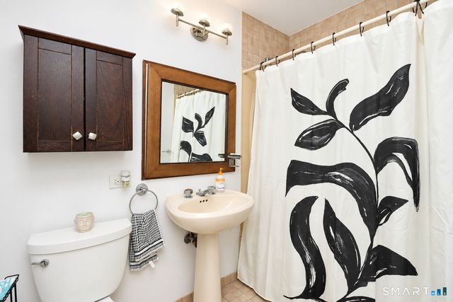 44 Strawberry Hill Avenue 8K, Stamford, CT 06902