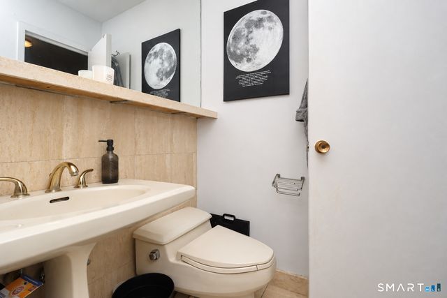 44 Strawberry Hill Avenue 8K, Stamford, CT 06902