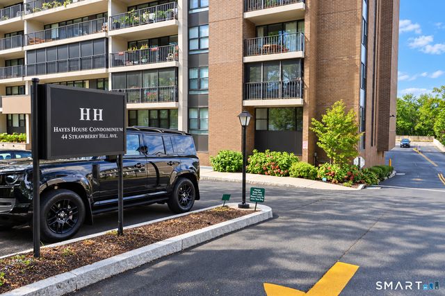 44 Strawberry Hill Avenue 8K, Stamford, CT 06902