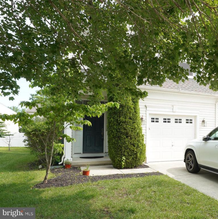 124 MEADOW CIRCLE, Mays Landing, NJ 08330