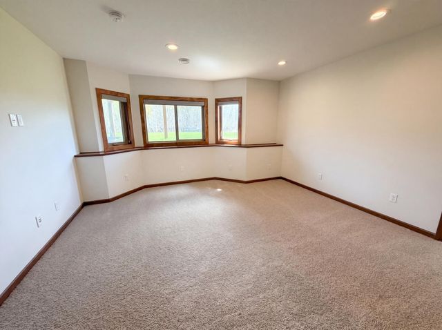 3072 Nottingham Road S, Saint Cloud, MN 56301