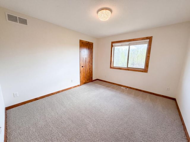 3072 Nottingham Road S, Saint Cloud, MN 56301