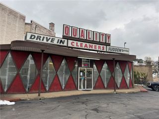 911 Chartiers Ave, Mckees Rocks, PA 15136