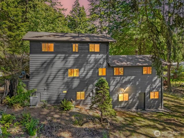 4333 Wildwood Lane, Anacortes, WA 98221