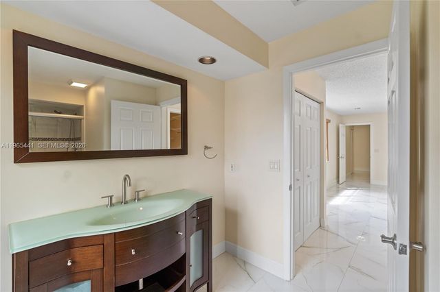 11009 Mainsail Dr 11009, Cooper City, FL 33026