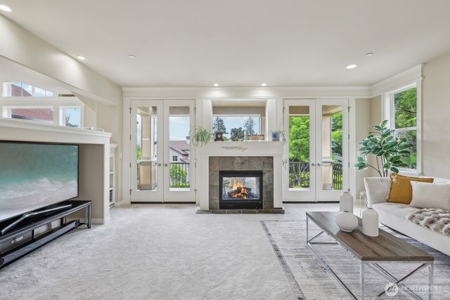 721 Lingering Pine Drive NW, Issaquah, WA 98027