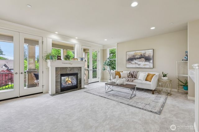 721 Lingering Pine Drive NW, Issaquah, WA 98027