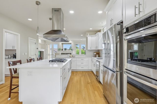 721 Lingering Pine Drive NW, Issaquah, WA 98027