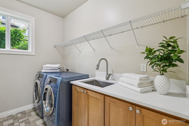 721 Lingering Pine Drive NW, Issaquah, WA 98027