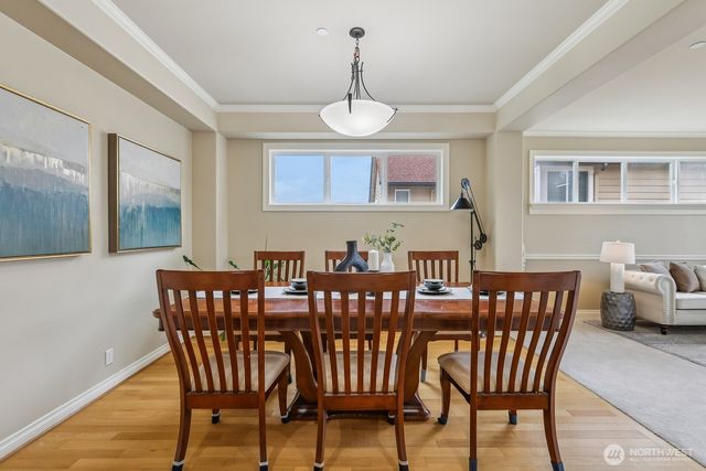 721 Lingering Pine Drive NW, Issaquah, WA 98027