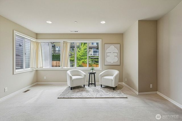 721 Lingering Pine Drive NW, Issaquah, WA 98027