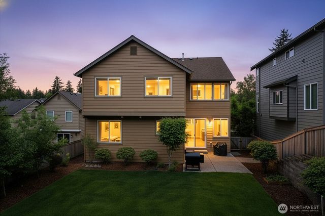 721 Lingering Pine Drive NW, Issaquah, WA 98027