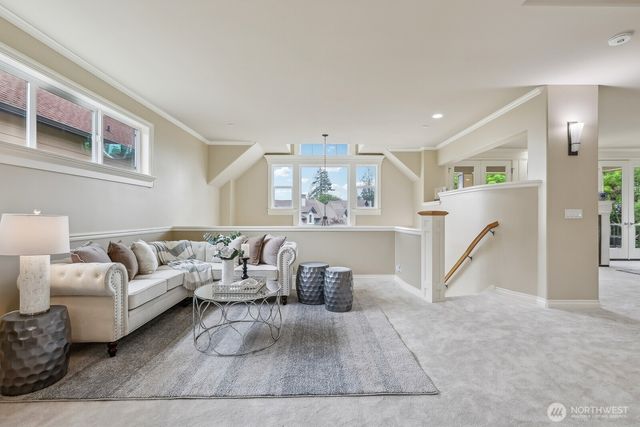 721 Lingering Pine Drive NW, Issaquah, WA 98027