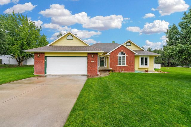 12101 E Moonglow Ave, Derby, KS 67037