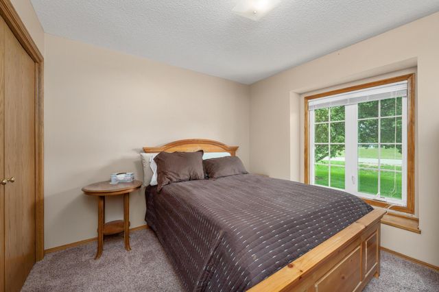 12101 E Moonglow Ave, Derby, KS 67037