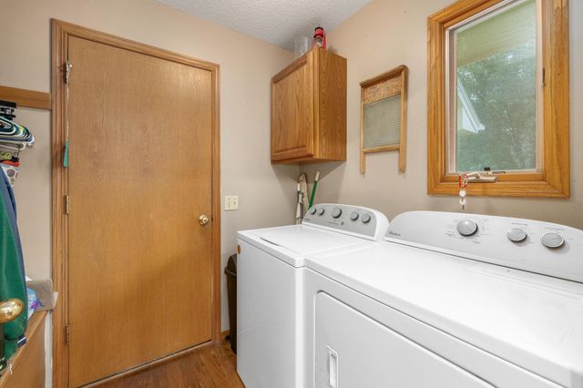 12101 E Moonglow Ave, Derby, KS 67037