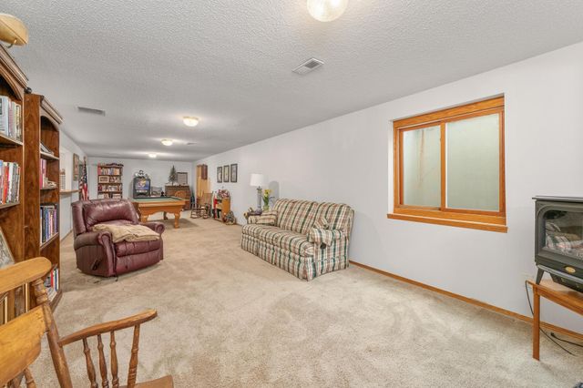 12101 E Moonglow Ave, Derby, KS 67037