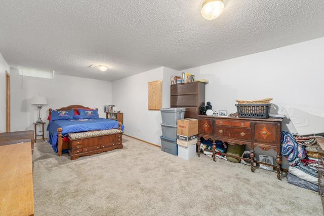 12101 E Moonglow Ave, Derby, KS 67037