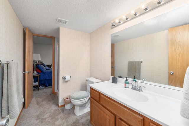 12101 E Moonglow Ave, Derby, KS 67037