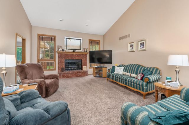 12101 E Moonglow Ave, Derby, KS 67037