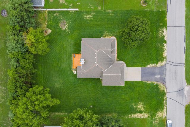 12101 E Moonglow Ave, Derby, KS 67037
