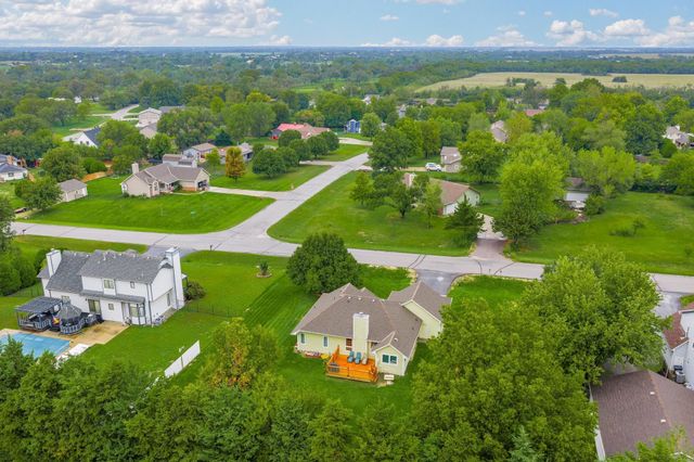 12101 E Moonglow Ave, Derby, KS 67037