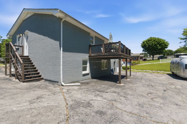 307 S Hummingbird Ln, Dickson, TN 37055