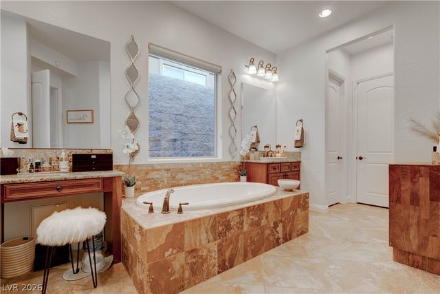 2412 Chateau Napoleon Drive, Henderson, NV 89044