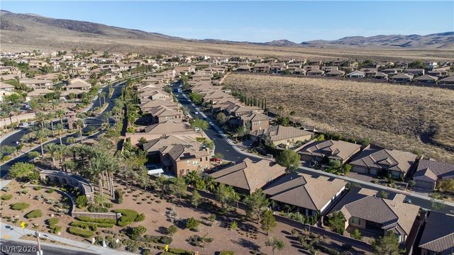 2412 Chateau Napoleon Drive, Henderson, NV 89044