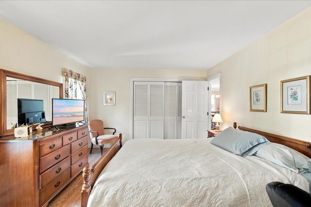8 Loch Rannoch Way, Yarmouth Port, MA 02675
