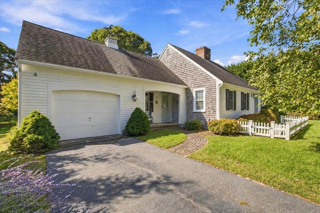 8 Loch Rannoch Way, Yarmouth Port, MA 02675