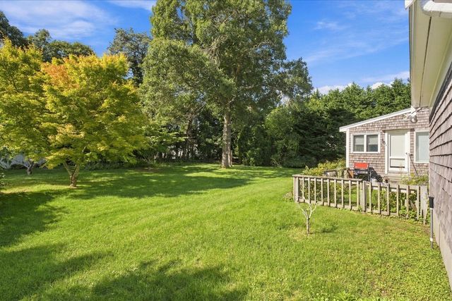 8 Loch Rannoch Way, Yarmouth Port, MA 02675